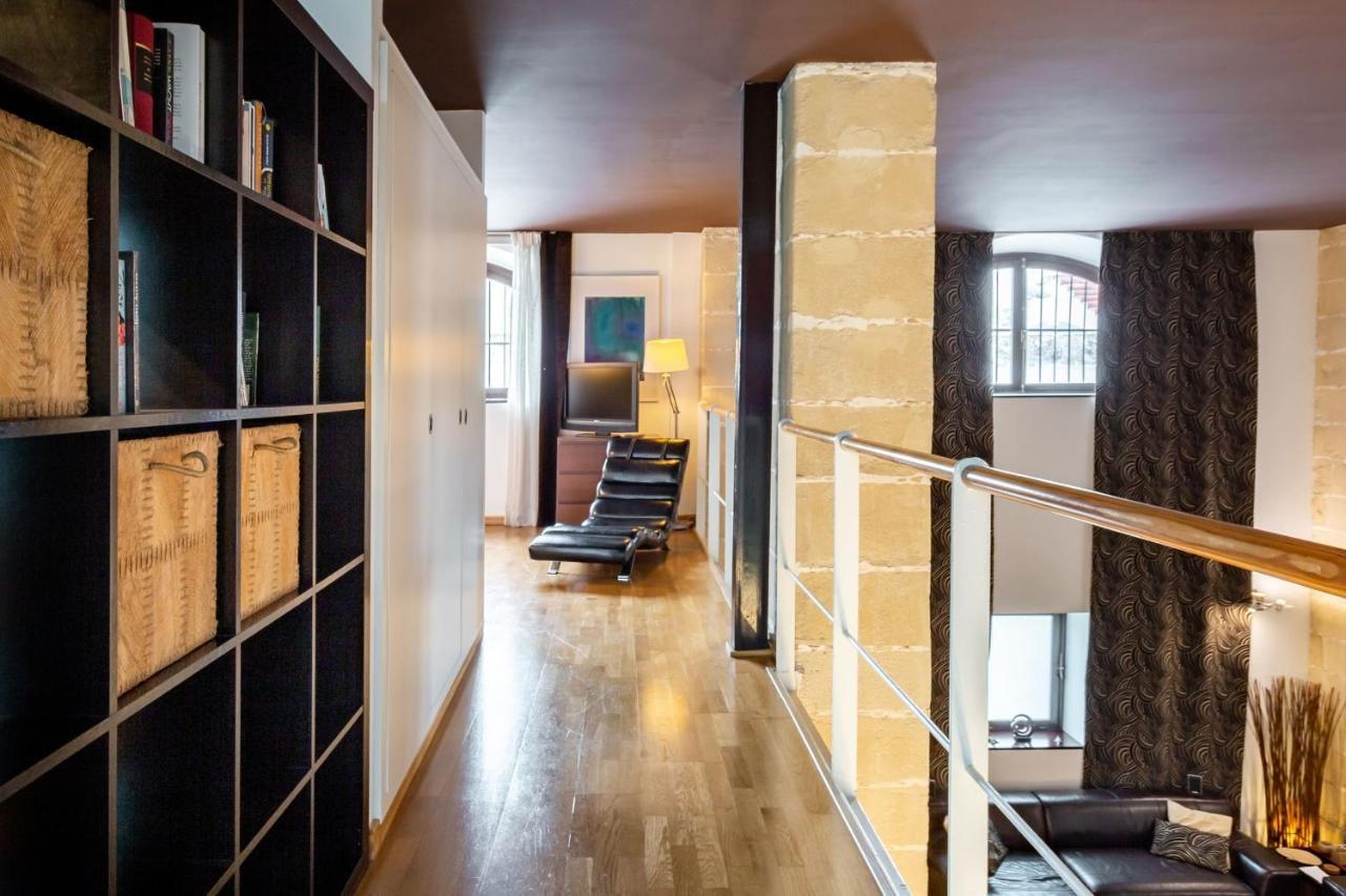 Artqhost Jerez Huge Loft & Free Parking Apartment Jerez de la Frontera Bagian luar foto