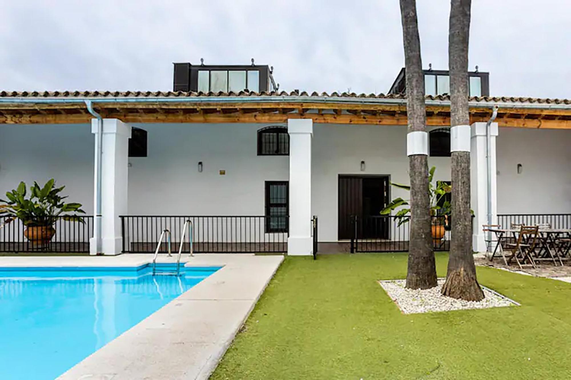 Artqhost Jerez Huge Loft & Free Parking Apartment Jerez de la Frontera Bagian luar foto