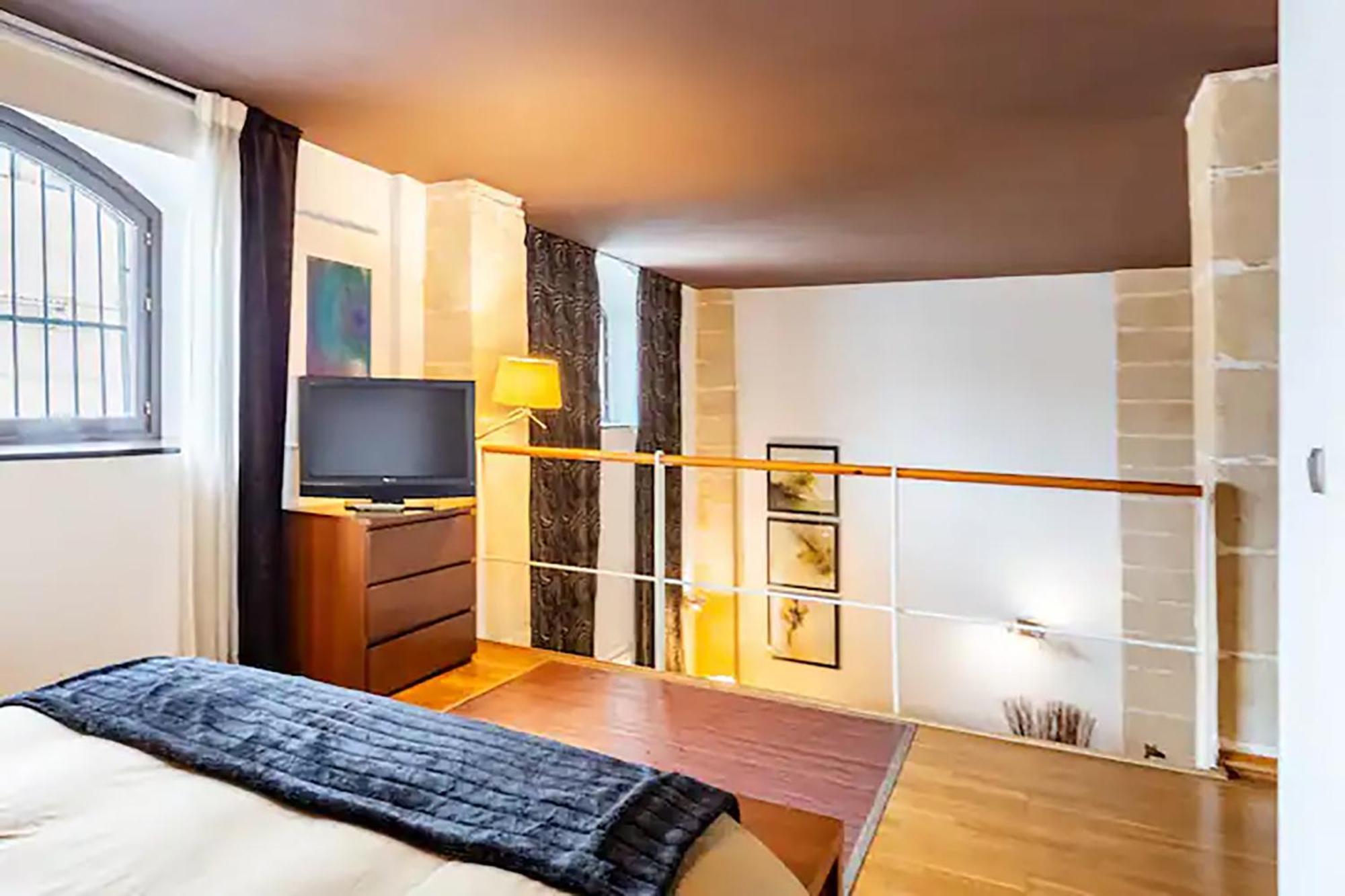 Artqhost Jerez Huge Loft & Free Parking Apartment Jerez de la Frontera Bagian luar foto