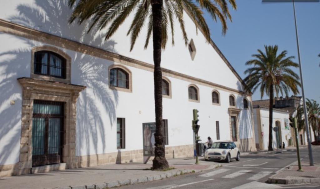 Artqhost Jerez Huge Loft & Free Parking Apartment Jerez de la Frontera Bagian luar foto